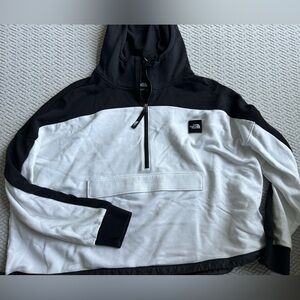 The north face cropped sweatshirt. xl.